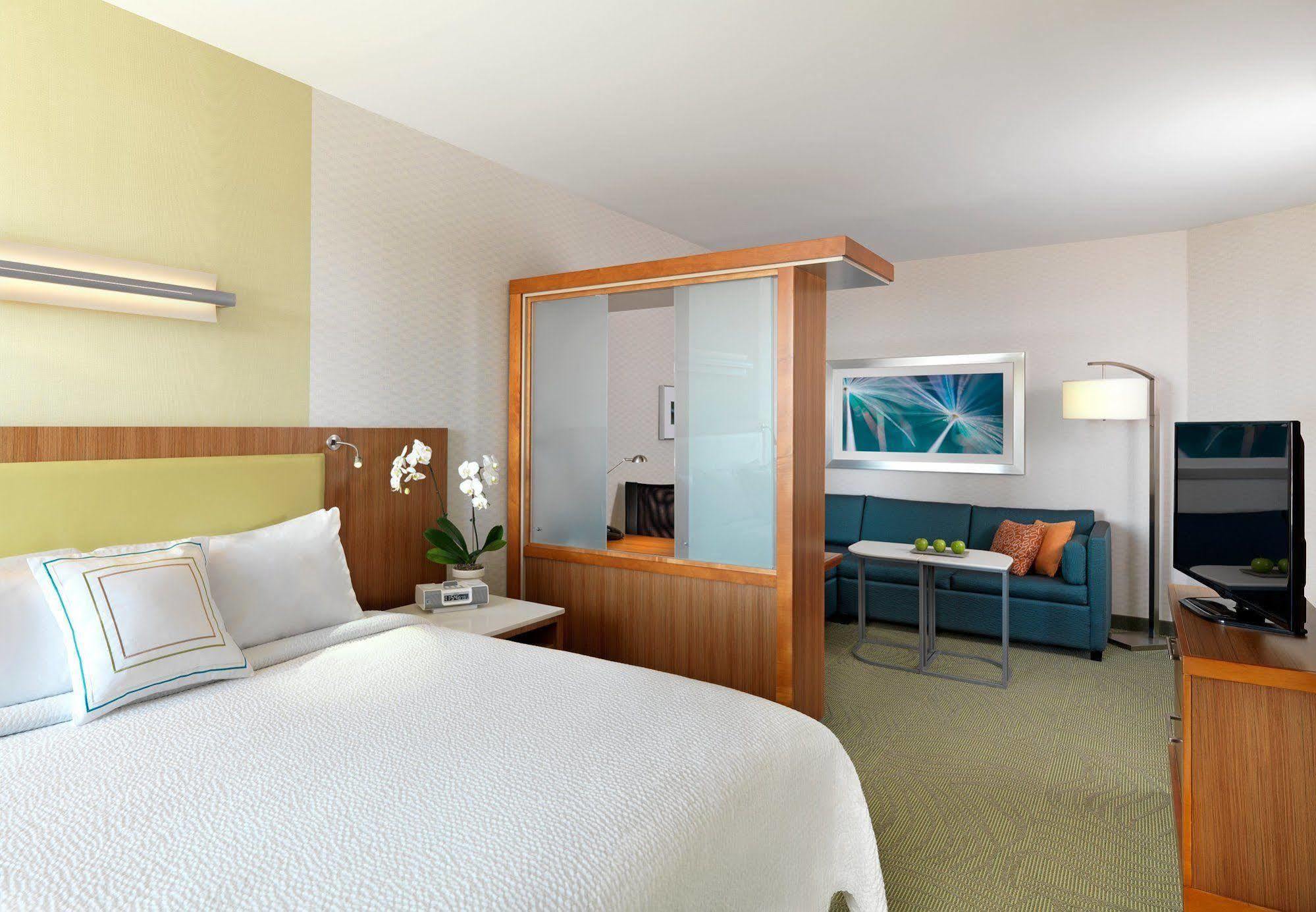 Springhill Suites By Marriott Coralville Exterior foto